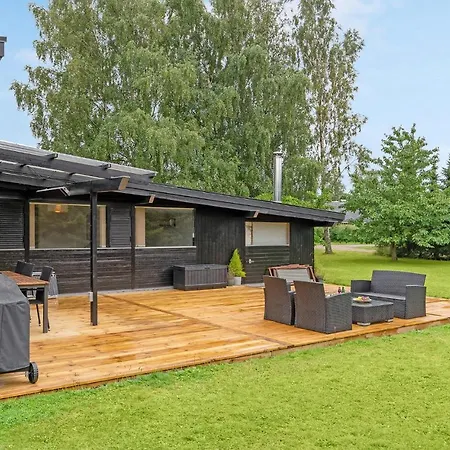 Gorgeous In Vaeggerlose With 4 Bedrooms And Wifi Сasa de vacaciones Bøtø By