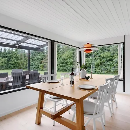 Gorgeous In Vaeggerlose With 4 Bedrooms And Wifi * Bøtø By