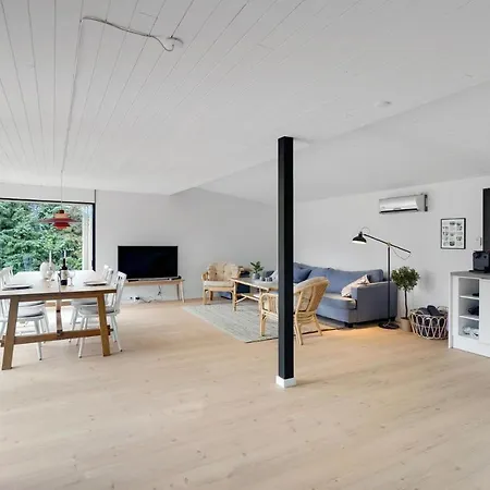Gorgeous In Vaeggerlose With 4 Bedrooms And Wifi * Bøtø By